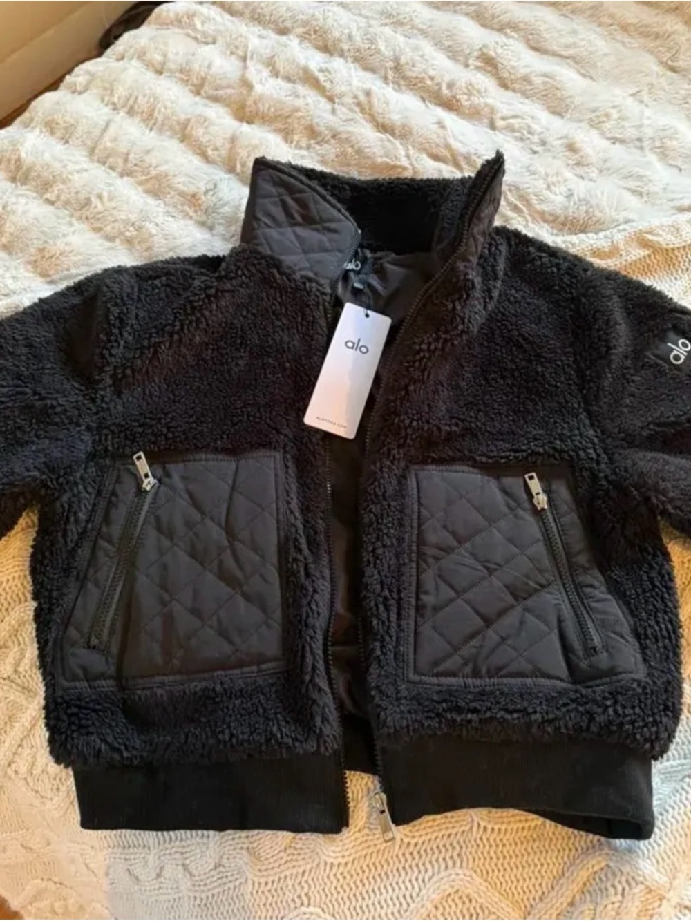 ALO Yoga Kids Black Quilted-Pocket Sherpa Bomber Jacket